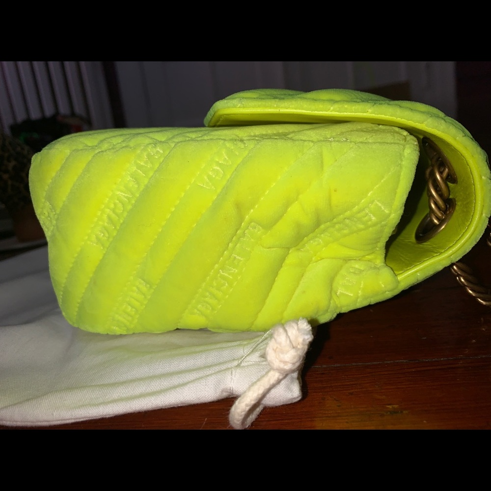 Balenciaga BB Logo Neon Velvet Bag - Picture 5 of 13